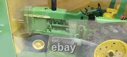 New ERTL Model 4020 John Deere tractor. 1/16 scale. Prestige Collection