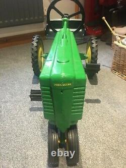 RARE Vintage Pedal Tractor, John Deere