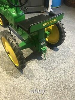 RARE Vintage Pedal Tractor, John Deere