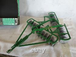 Scale Models Ertl 1/8 John Deere Disk Disc Harrow Farm Toy Implement