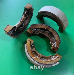 Set of 4 new brake shoes for John Deere 650 and 670 tractors M805305 CH20140