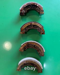 Set of 4 new brake shoes for John Deere 650 and 670 tractors M805305 CH20140