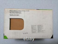 Tractor JOHN DEERE Compact Utility Tractor Vintage 116 Scale, USA 1991