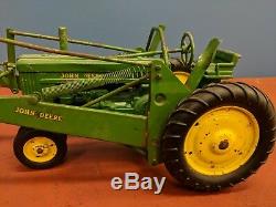 VTG 1950's ERTL ESKA 120 SCALE JOHN DEERE DIE CAST TOY TRACTOR WITH END LOADER