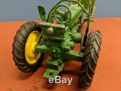 VTG 1950's ERTL ESKA 120 SCALE JOHN DEERE DIE CAST TOY TRACTOR WITH END LOADER