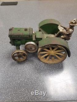 Vindex Model D John Deere Cast Iron Toy Tractor. 100% original