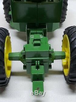 Vintage 1/16 scale Ertl John Deere 7520 without Air Cleaner Tractor 1-Hole RARE