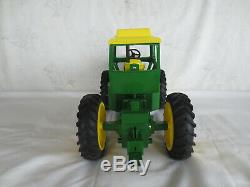 Vintage Ertl 1/16 Scale John Deere 7520 4wd Farm Toy Tractor