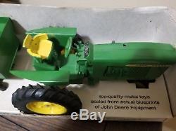Vintage Ertl John Deere 4020 tractor and wagon set in bubble box. Brand new