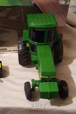 Vintage Ertl John Deere Tractor 1/16 Scale RC Radio Controlled Tractor With Box