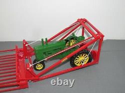 Vintage John Deere Tractor with FARMHAND Loader Scale Models NIB Mint 116